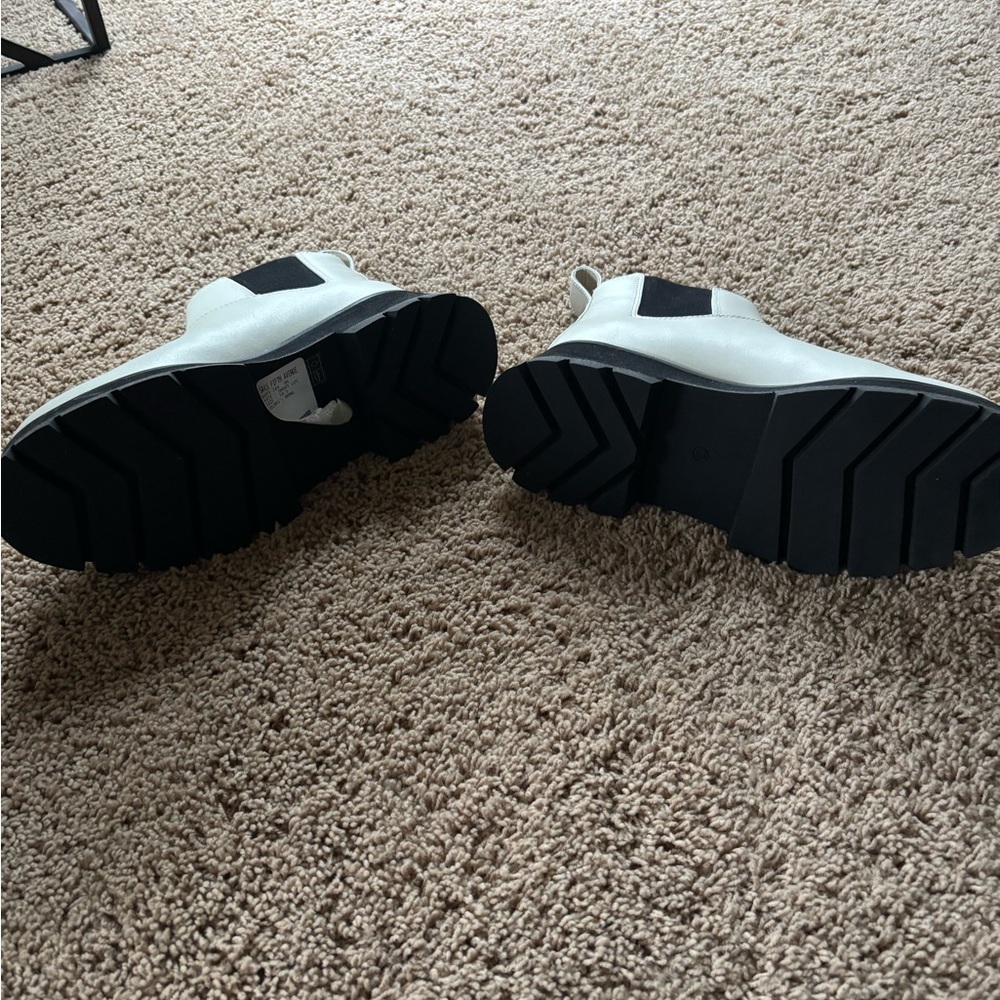 Saks Fifth Avenue Smart Lug Shoes - Off-White